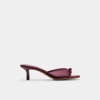 Begoniaa Heeled mule, Kitten heel