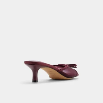 Begoniaa Heeled mule, Kitten heel