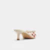 Begoniaa Heeled mule, Kitten heel