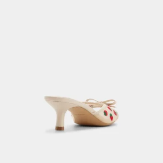 Begoniaa Heeled mule, Kitten heel