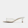 Begoniaa Heeled mule, Kitten heel
