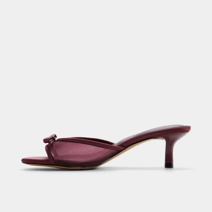 Begoniaa Heeled mule, Kitten heel