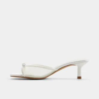 Begoniaa Heeled mule, Kitten heel