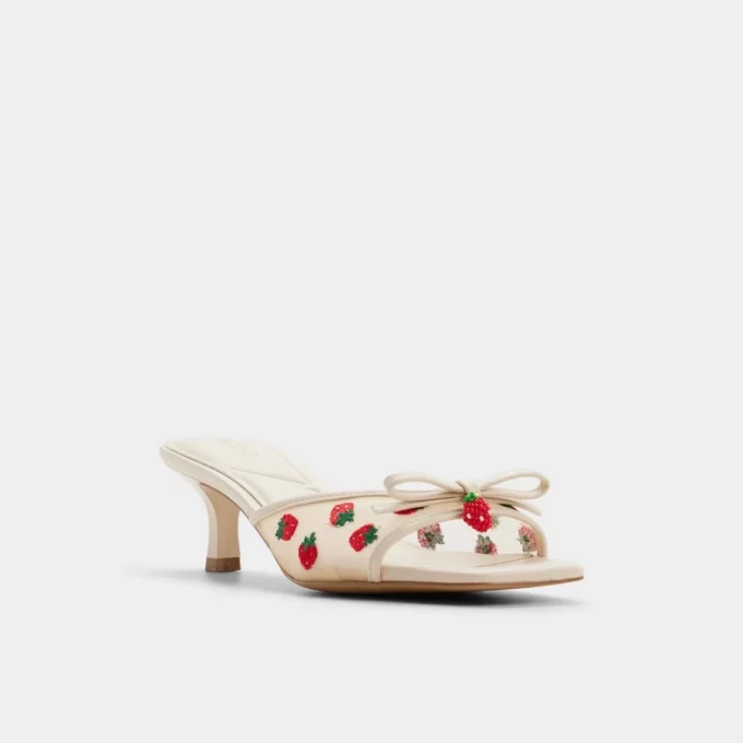 Begoniaa Heeled mule, Kitten heel