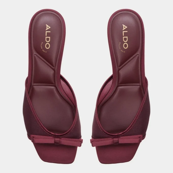 Begoniaa Heeled mule, Kitten heel
