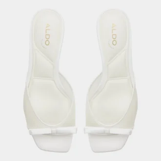 Begoniaa Heeled mule, Kitten heel