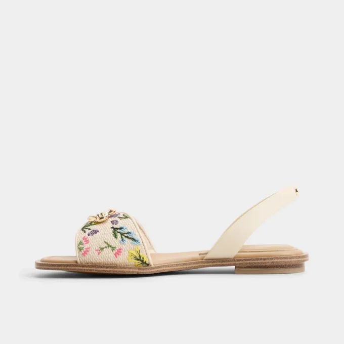 Calelian Flat sandal