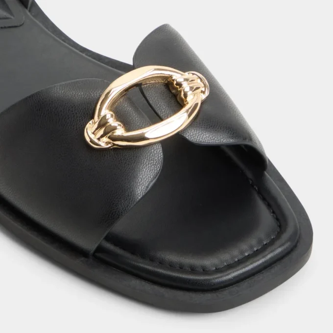 Calelian Flat sandal
