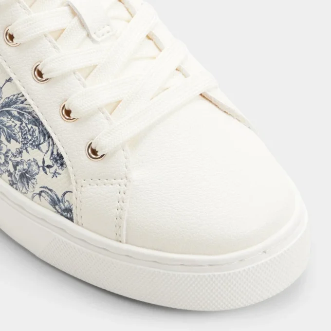 Elgata Sneaker, Cup sole