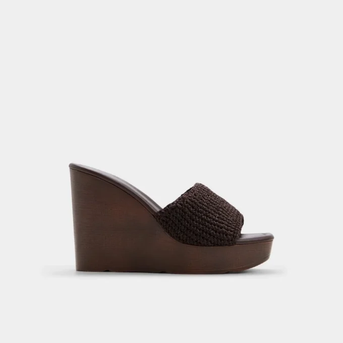 Grounded Wedge sandal, Wedge heel