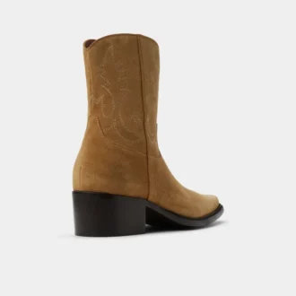 Guthrie Western boot, Block heel
