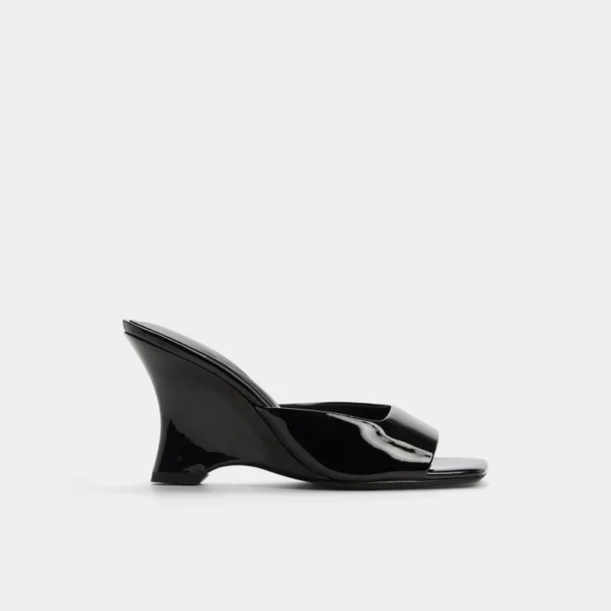 Luminae Wedge sandal, Wedge heel