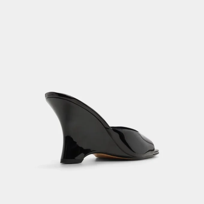 Luminae Wedge sandal, Wedge heel