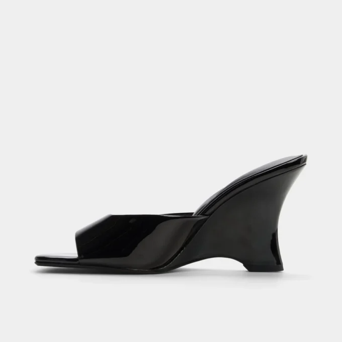 Luminae Wedge sandal, Wedge heel