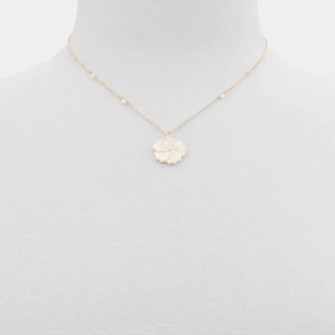 Magnollia Pendant necklace