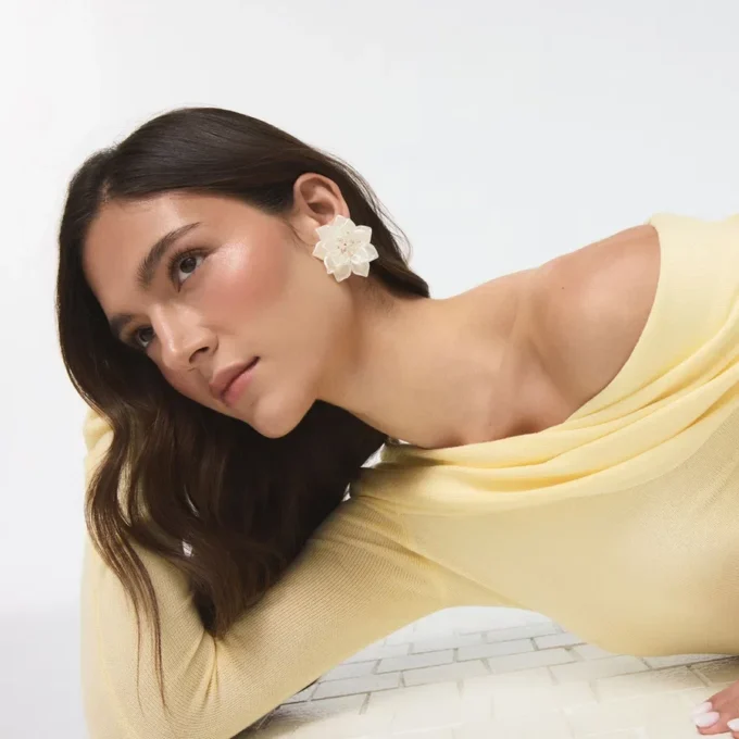 Petalpearl Statement earrings