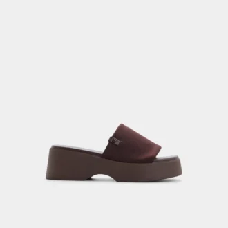 Yassu Wedge sandal, Platform